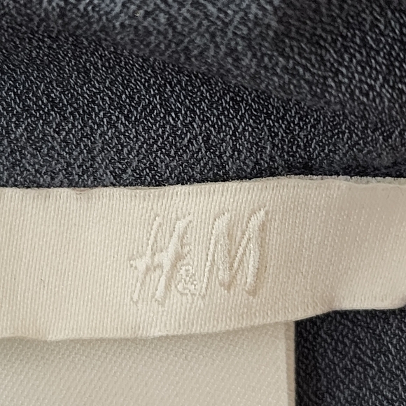 H&M Semi Sheer Tank Top With Neck Clasp Ruffle Front Size 4 Dark Gray - Picture 7 of 8